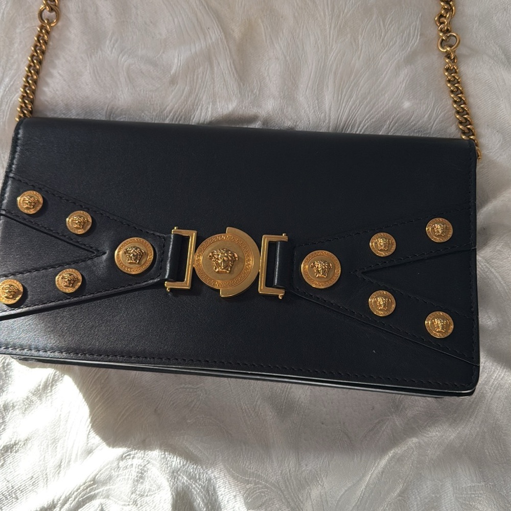 Versace - Picture 3 of 8